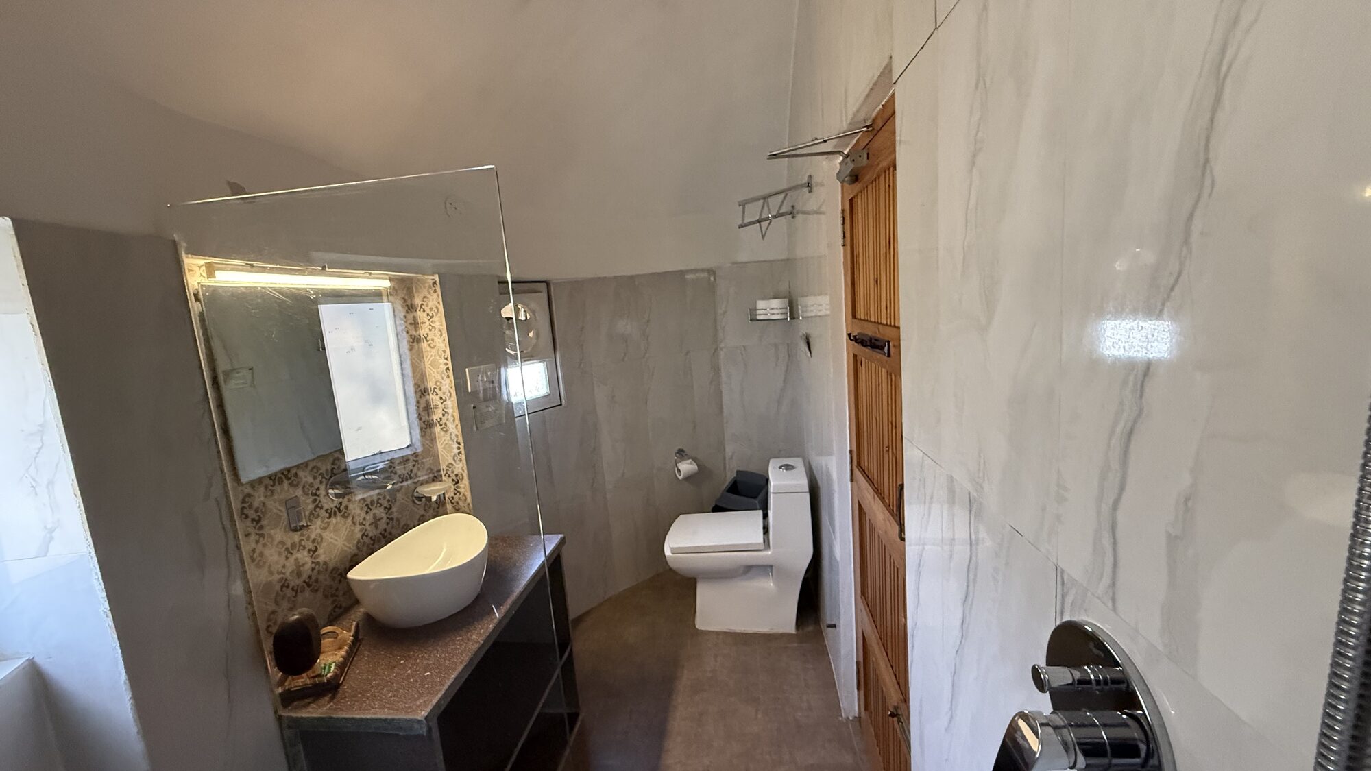 Master bedroom ensuite bathroom